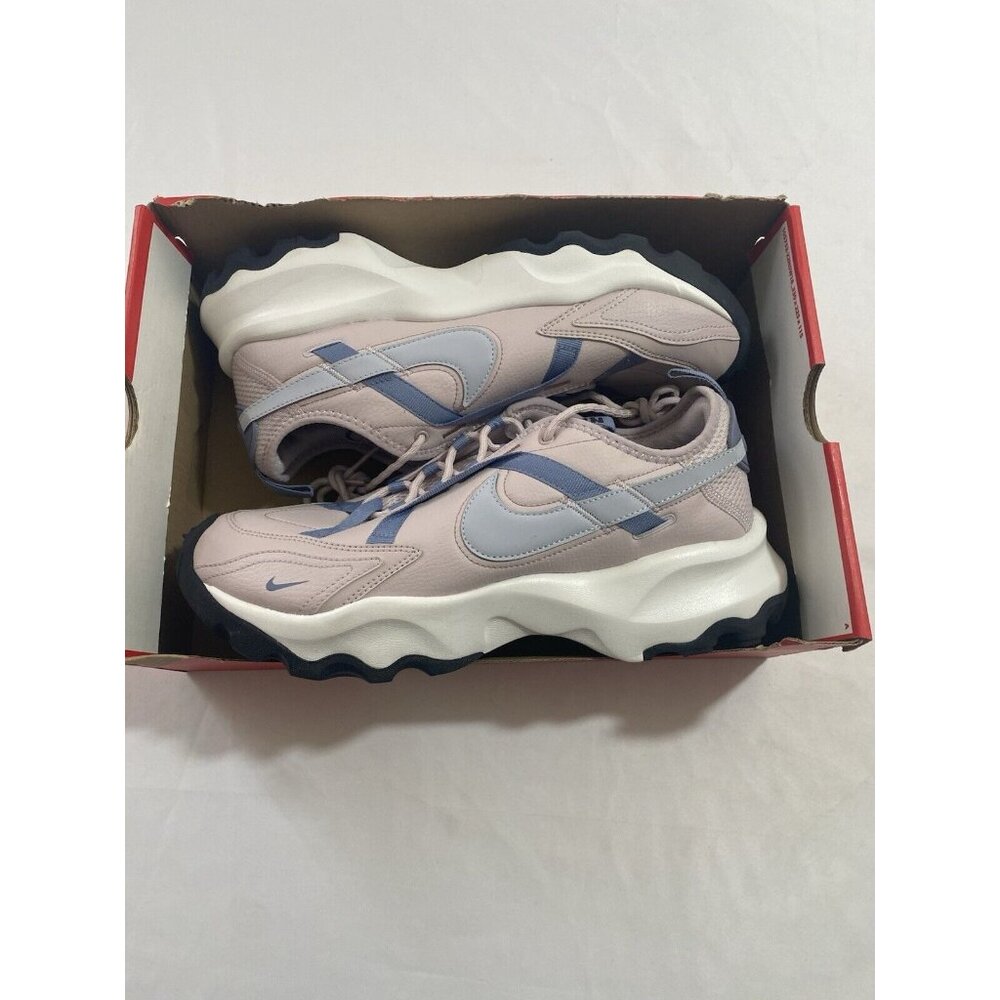 New Women’s Size 12 Grey Nike TC 7900 DD9682 002